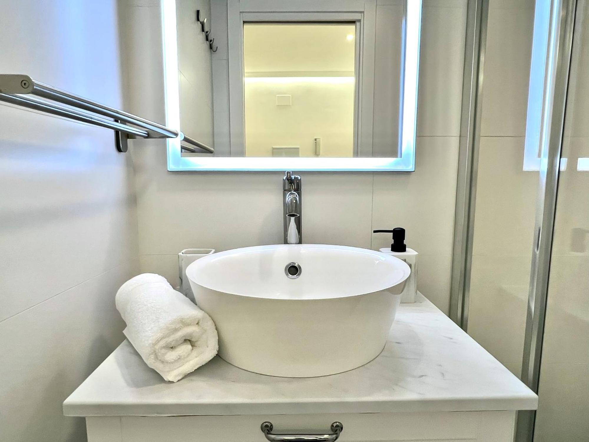 Apartment In The Heart Of Madrid-Piso En Malasana Ngoại thất bức ảnh